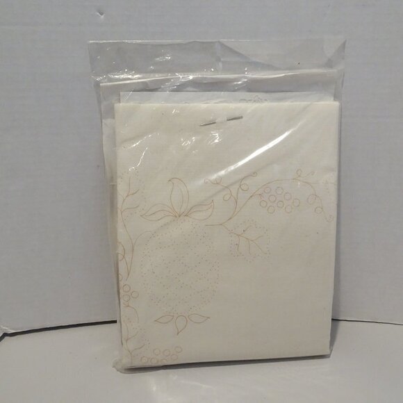 Cathy Needlecraft Candlewickery Pineapple Placemat/Napkins Set of 4 NEW - Picture 5 of 6